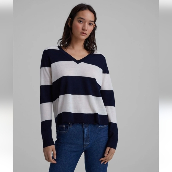 Club Monaco Size M Black and White Striped V-Neck Sweater - Picture 1 of 6